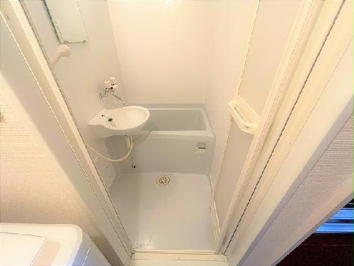 バス・シャワールーム　シャワー付きバスルーム