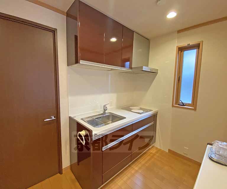 キッチン　ＩＨコンロのすっきりとしたシステムキッチンです。