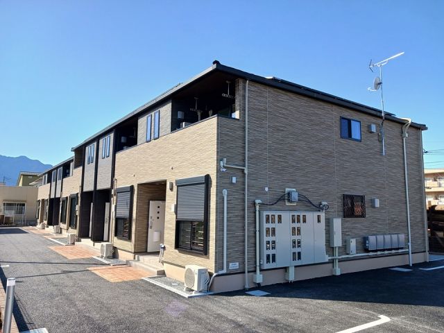 秩父市下影森のアパートの建物外観