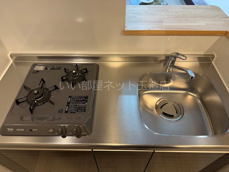 キッチン　キッチンも広めで過ごしやすい仕様になっています。