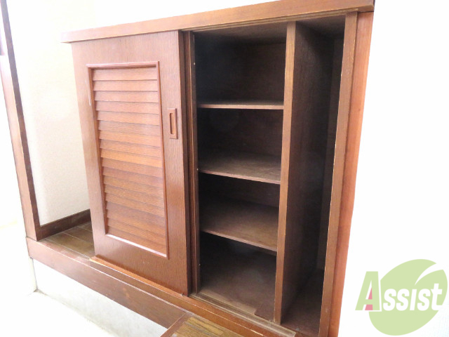 玄関　玄関には収納もありますので片付けも楽ちん。