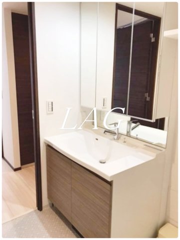 洗面設備　独立洗面台です。