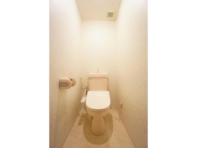 トイレ　温水洗浄便座