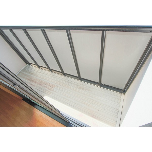 バルコニー　同じ建物の別なお部屋