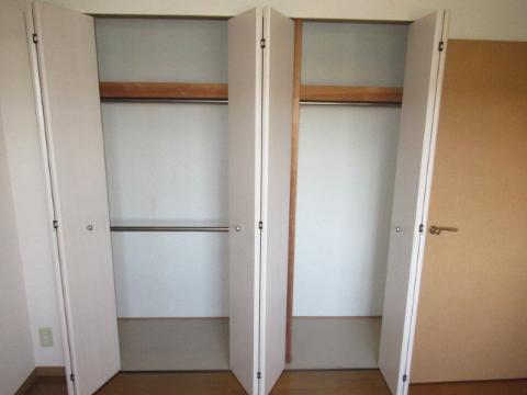 セリーゼ茨木　収納　クローゼット