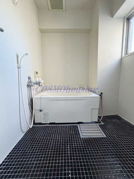 バス・シャワールーム　追い焚き機能付き