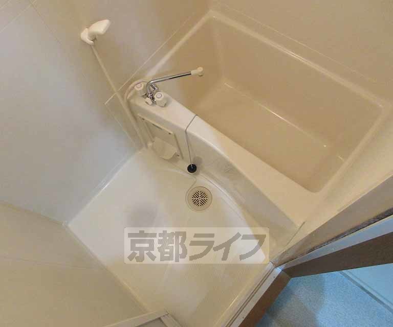 バス・シャワールーム　広くて快適・