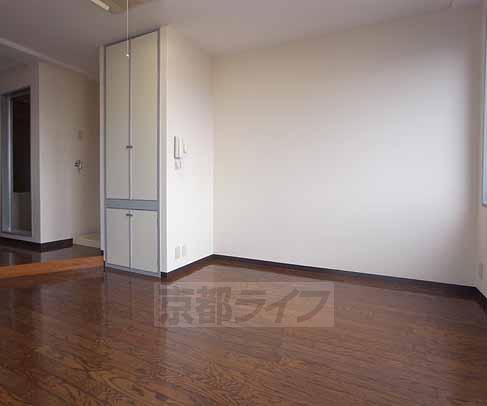 居室・リビング　８帖洋室です。