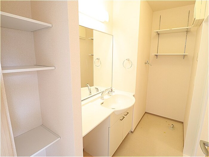 洗面設備　ワイドカウンター洗髪洗面化粧台