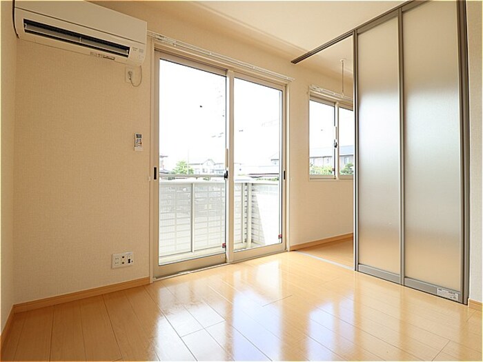 居室・リビング　リビング全景