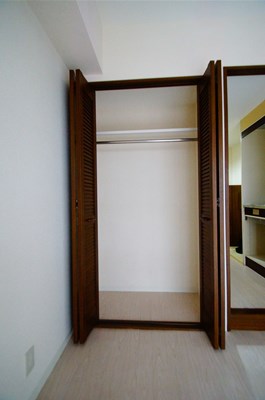 収納　ハンガーポール付のクローゼット