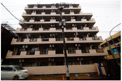 建物外観　外壁タイル貼のマンションです