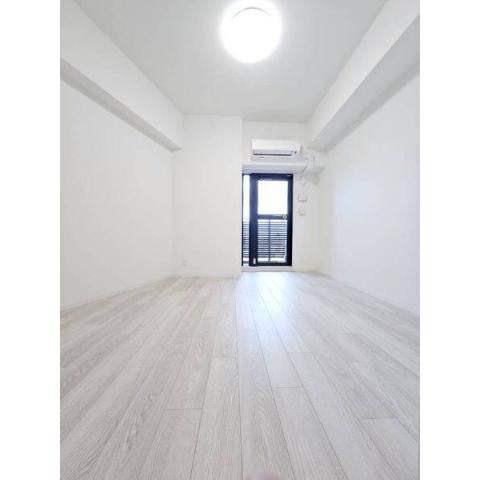 居室・リビング　室内