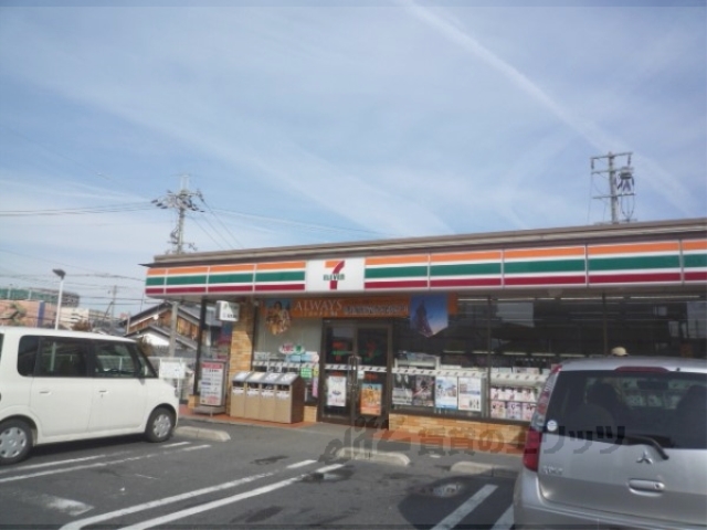 コンビニ　セブンイレブン草津野路店（コンビニ）まで870m