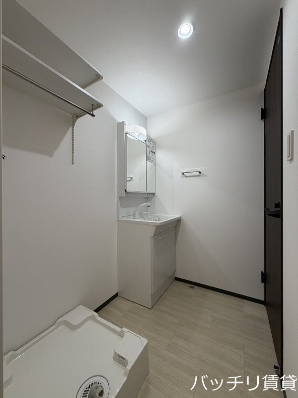 洗面設備　画像は同型タイプの為現状を優先致します。