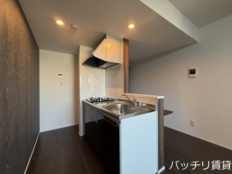 キッチン　画像は同型タイプの為現状を優先致します。