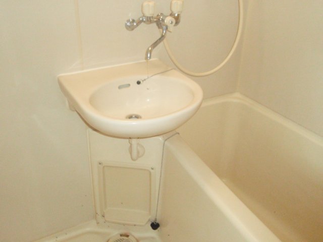 洗面設備　同物件別号室の写真です。