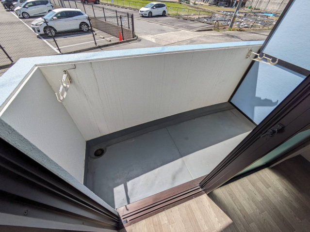 バルコニー　同物件別号室の写真です。