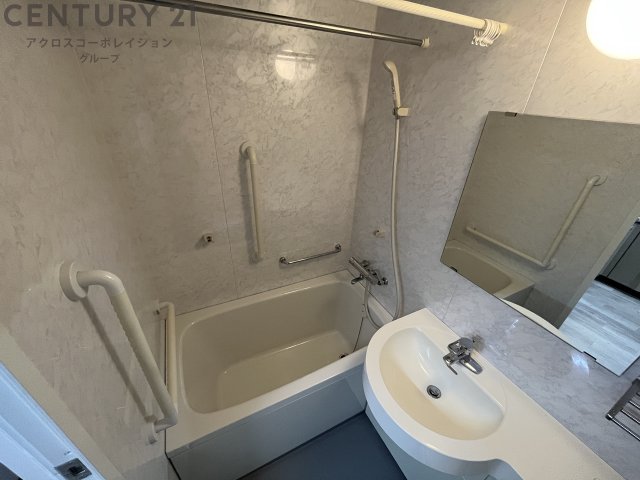 バス・シャワールーム　シンプルで機能的なユニットバスです！