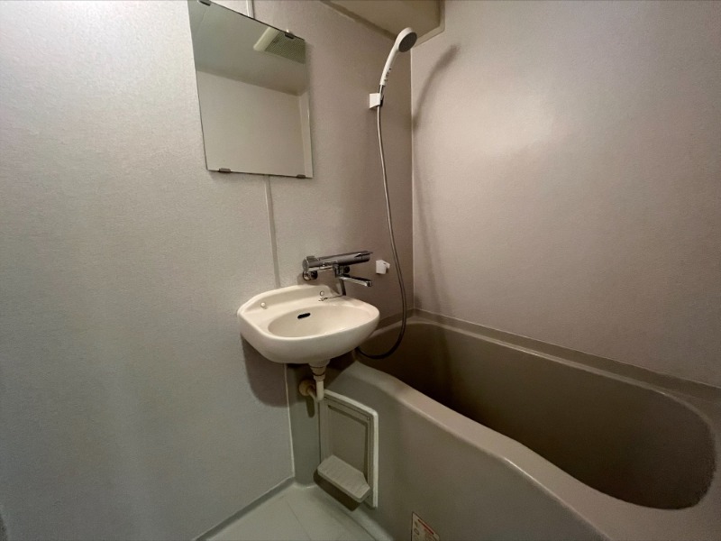 バス・シャワールーム　同物件別部屋イメージ