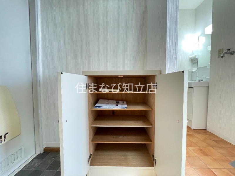 玄関　同型別部屋写真