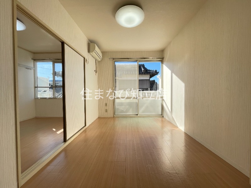 居室・リビング　同型別部屋写真