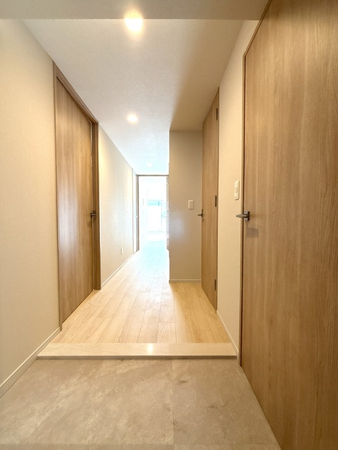 玄関　※別室参考写真（内装色が変更になる可能性あり）