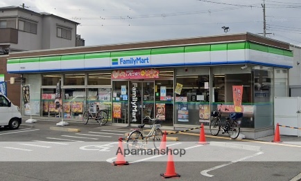 コンビニ　ファミリーマート（コンビニ）まで553m