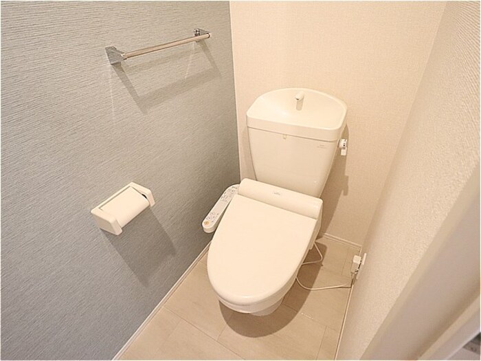 トイレ　温水洗浄暖房便座