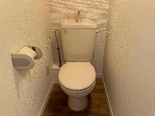 トイレ　※同タイプ部屋の写真となります