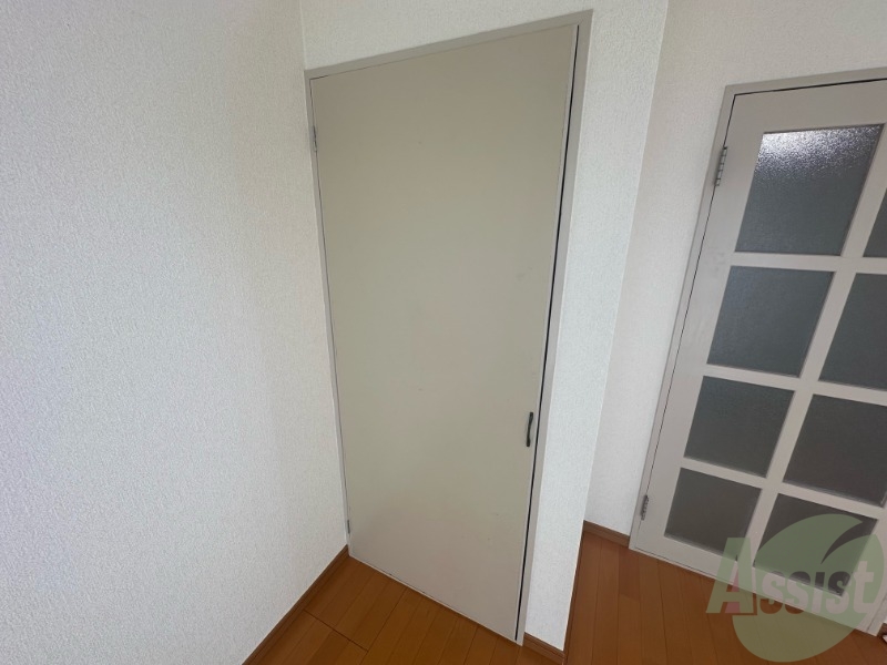 収納　収納スペースです。お洋服やお荷物はこちらへ。