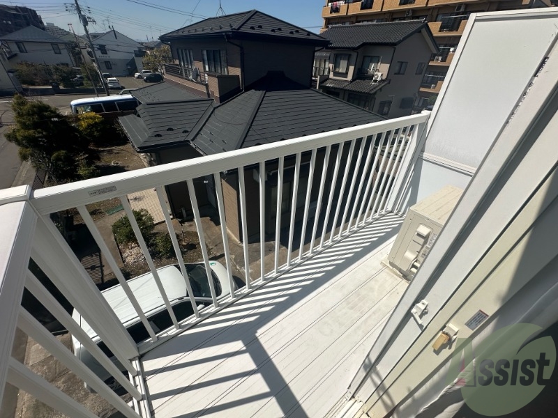 バルコニー　バルコニーが付いているので晴れた日は洗濯物が干せますね