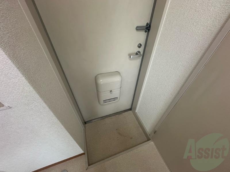 玄関　玄関でございます。毎日の出入りはこちらから。