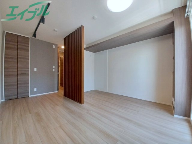 居室・リビング　同物件別室の画像です