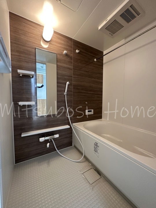 バス・シャワールーム　落ち着いた空間のお風呂です