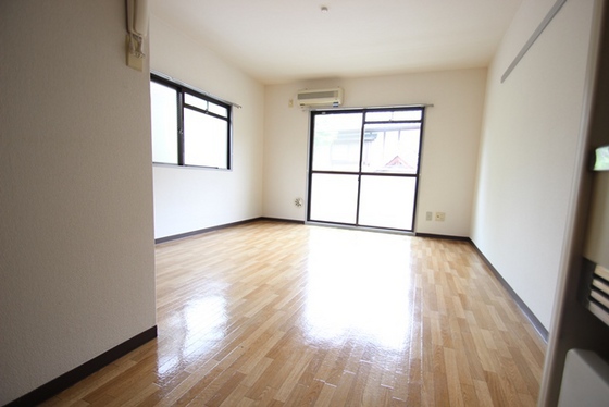 居室・リビング　※別号室の写真です