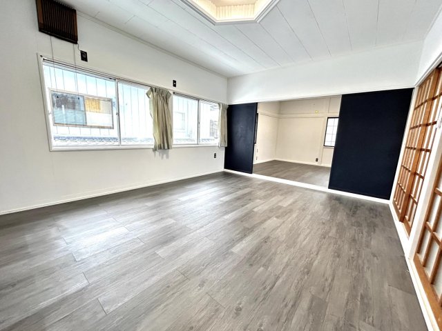 その他部屋・スペース　2階の洋室、収納が沢山あります！