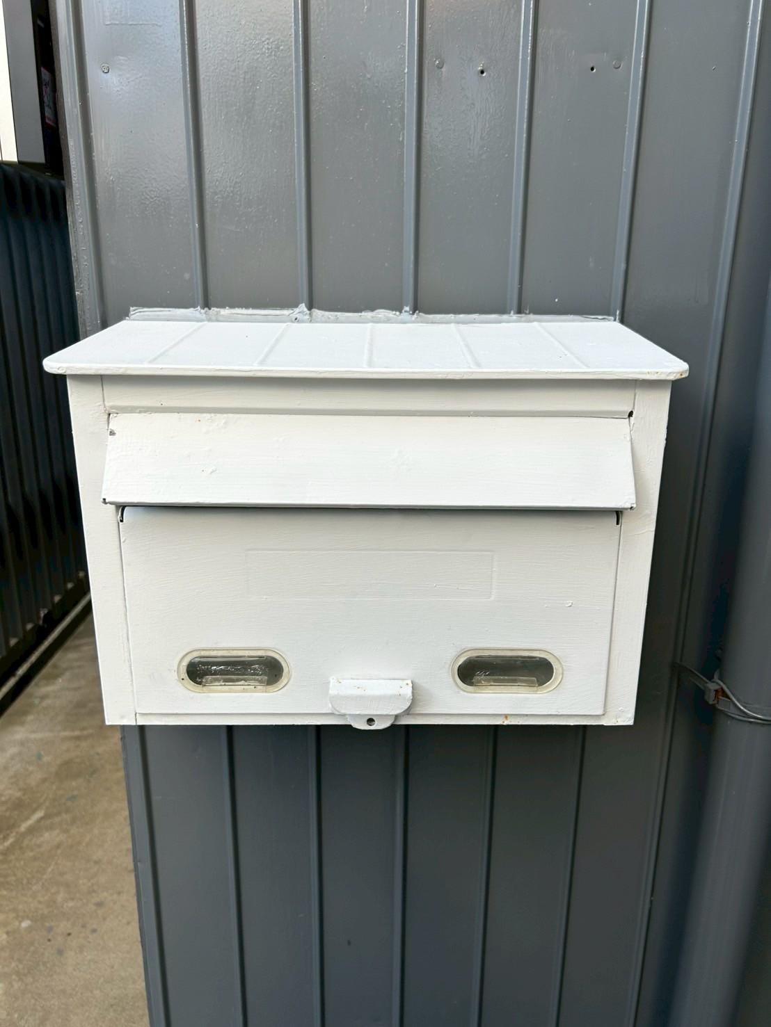 その他設備　ポスト完備！玄関前に屋根がある為、置き配も可能！