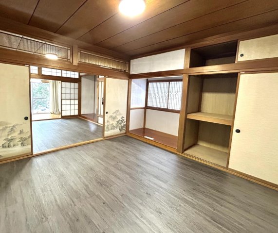 居室・リビング　クッションフロアを使用してない為、傷・凹み・シミ出来にくい！