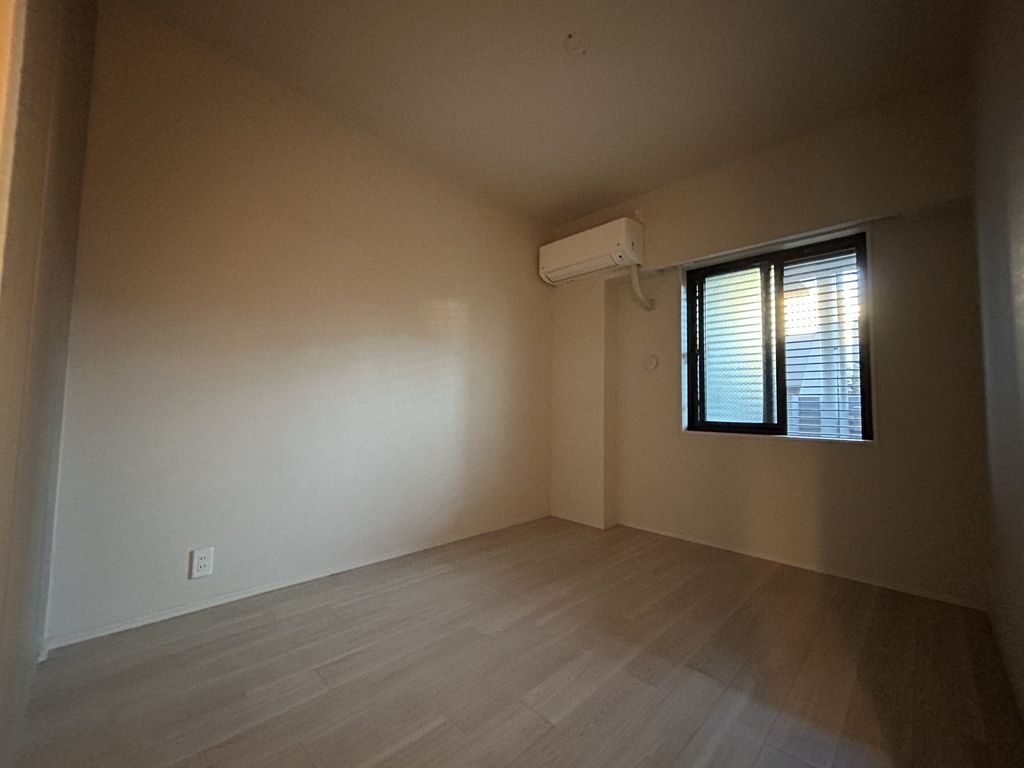 居室・リビング　洋室（約5.5帖）