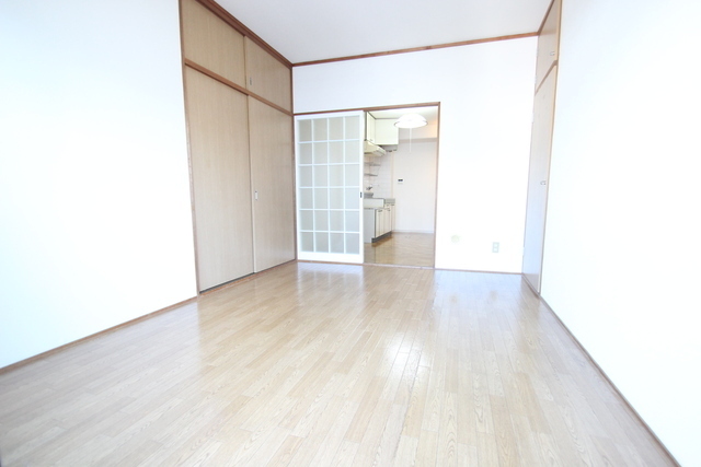 居室・リビング　別号室の写真です