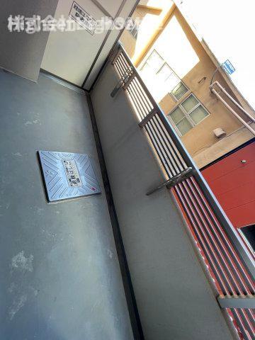 バルコニー　外からの目が気にならないバルコニーで洗濯物が干せます