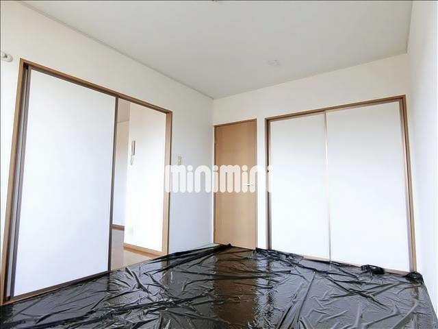 その他　ダイニングキッチン隣の６帖の和室です。