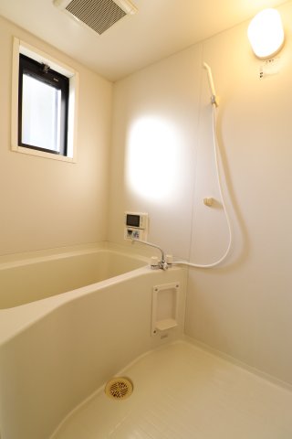 バス・シャワールーム　別部屋の写真です。 現況優先。