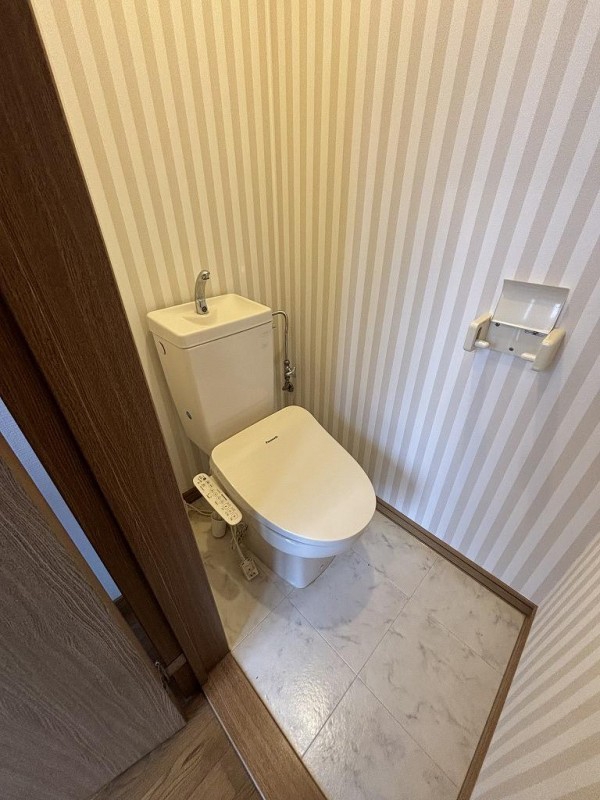 トイレ　トイレ