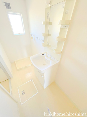 洗面設備　写真は別のお部屋です。※現況を優先