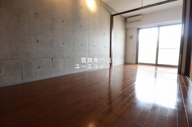 居室・リビング　ゆったりとくつろげる、落ち着きのある居室空間です