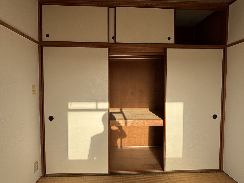 その他部屋・スペース　ベランダ側の和室４．５畳（畳交換します）