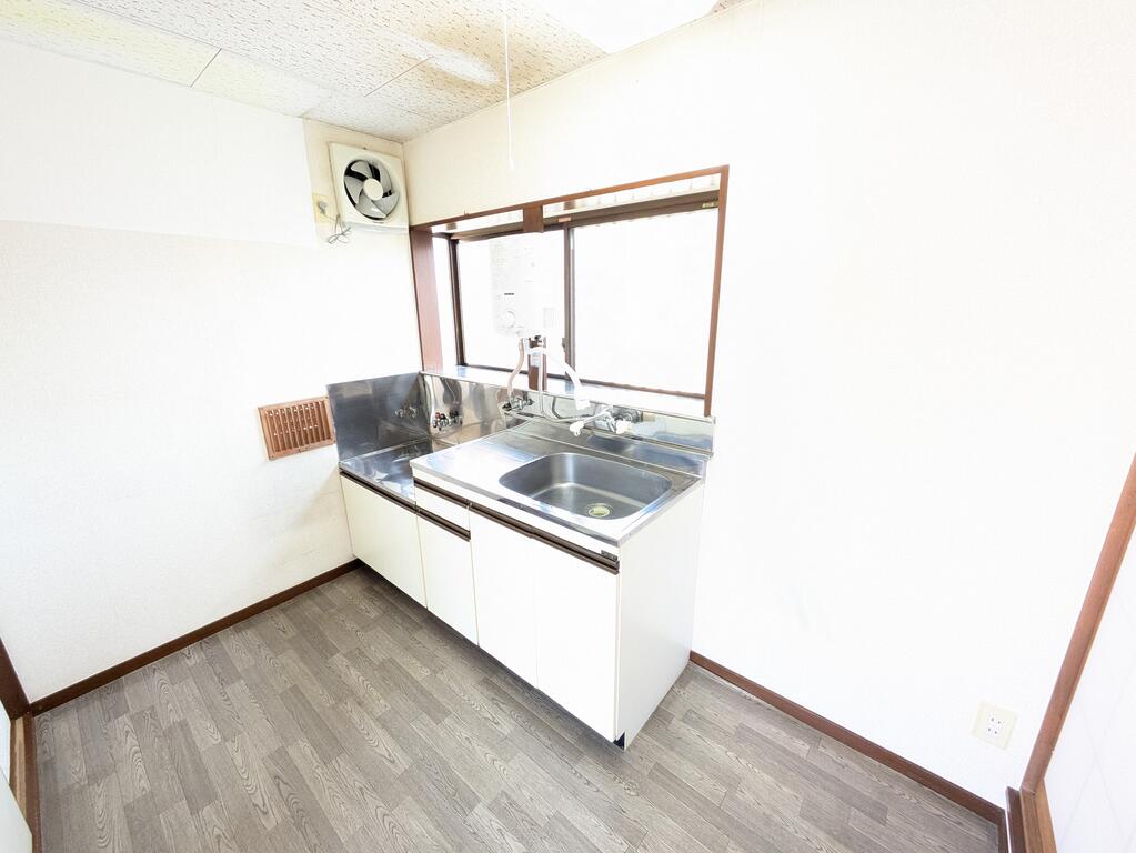 その他設備　2階にもキッチンがあります。