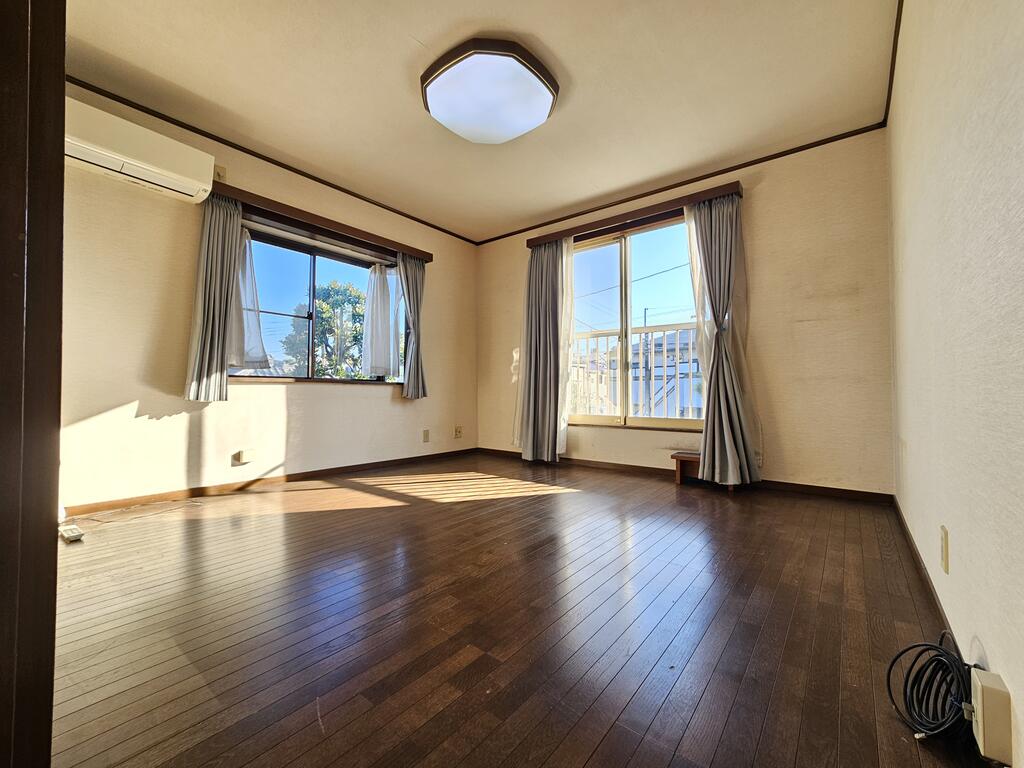 その他部屋・スペース　東南角部屋6帖の明るい洋室です。